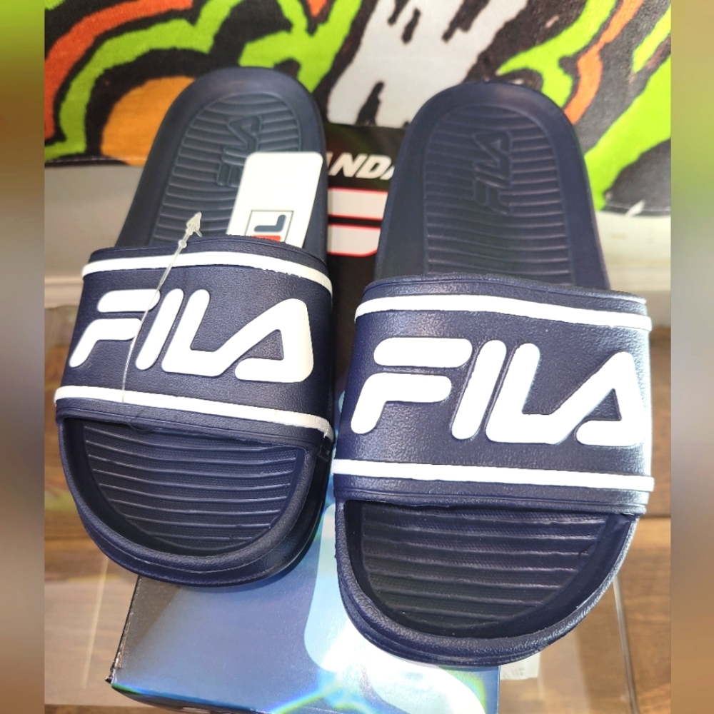 Boy's NIB Fila Slides Navy